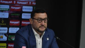 Gata! Viorel Moldovan, dat afară de Rapid