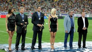 "În lumea fotbalului se știe cu cine va veni Gică Popescu! Nu e Hagi" Dorinel crede că Pițurcă a fost părăsit de Sandu: "Trebuia susținut"