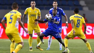 Chindia a oficializat achiziționarea lui Samuel Asamoah înainte de meciul cu actuala echipă a antrenorului pe care l-a demis sezonul trecut, deși o calificase în play-off-ul Ligii 2