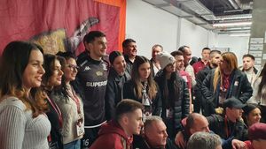 Marian Aioani i-a cucerit definitiv pe suporterii Rapidului! Gestul extraordinar pe care l-a făcut imediat după debutul din Giulești. FOTO EXCLUSIV