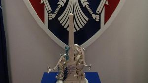 FOTO Cel mai râvnit trofeu a ajuns în vitrina Stelei!