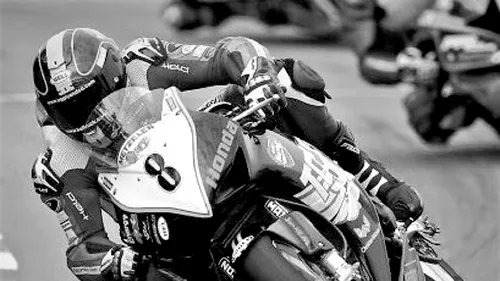 Motociclistul englez Daniel Hegarty a decedat după ce s-a izbit de zidul de protecție, la Macau GP