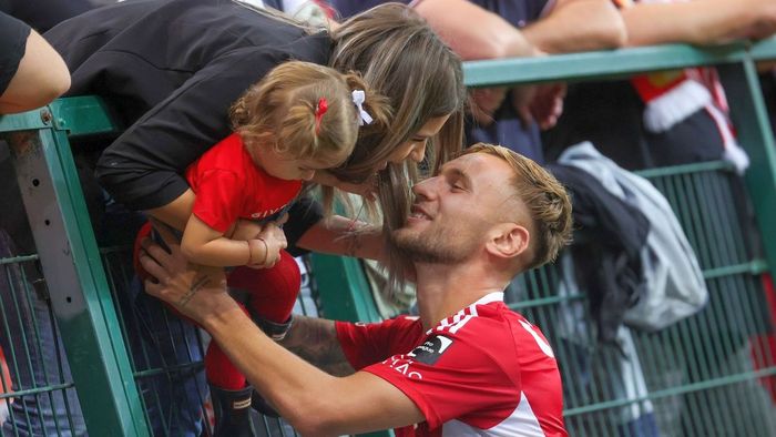 Top Pariu: 100% fotbal » Pachetul Zilei ajunge la cota 15.13 »»