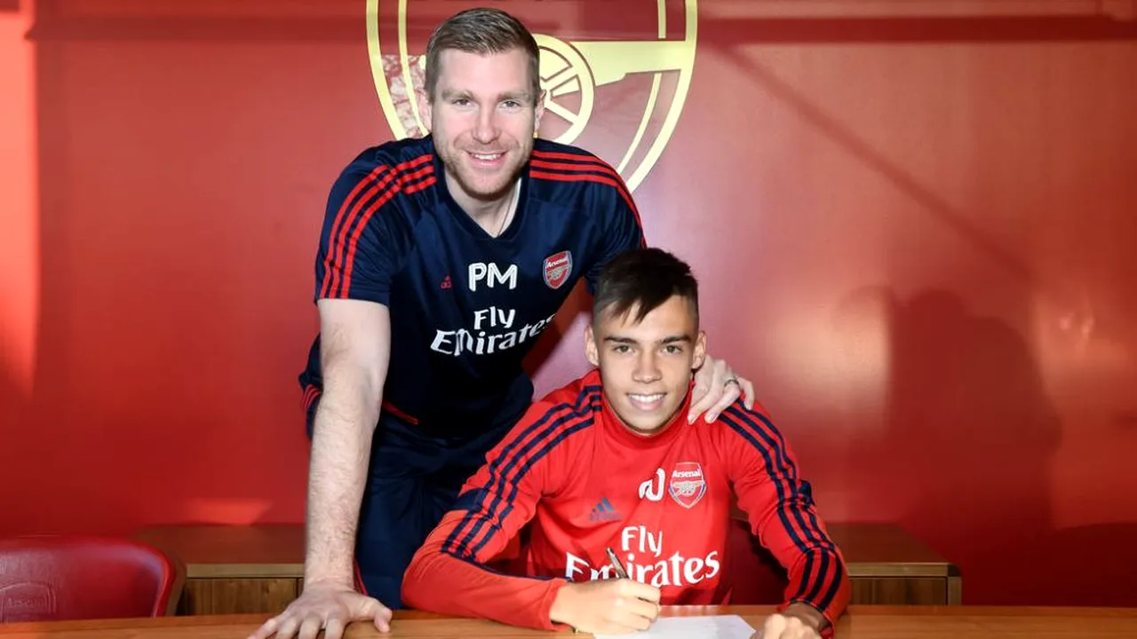 Un jucător român a semnat primul său contract profesionist cu Arsenal. 