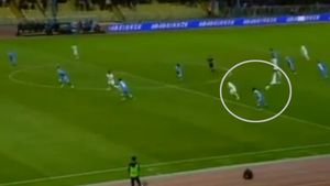 VIDEO - Un jucător din Cipru a reușit golul începutului de an: șut de la 55 de metri!