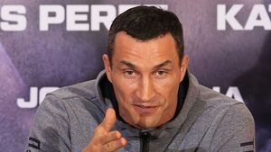 Și-a revenit din pumni și a făcut un anunț important pentru iubitorii boxului. Ce a declarat Klitschko după ce a fost învins prin KO de Anthony Joshua