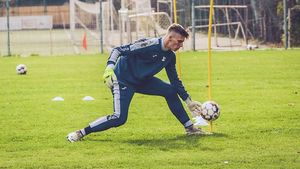 Ștefan Târnovanu a semnat cu FCSB. Prima reacție a noului portar al vicecampioanei: ”De mic copil sunt stelist și mi s-a împlinit un vis să joc la această echipă”