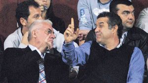 Becali a reînceput războiul cu Mitică:** "Se poartă cu noi de parcă am fi sclavii lui! Toți patronii din Liga I sunt dobitoci și papagali"