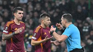 Italienii l-au mitraliat pe Istvan Kovacs, după prestația extrem de slabă din Celtic - AS Roma: „Nu e arbitru de elită! Erori grave”