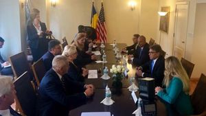 Viorica Dăncilă, întrevedere cu secretarul american Rick Perry. A fost semnat memorandumul privind cooperarea în domeniul nuclear civil