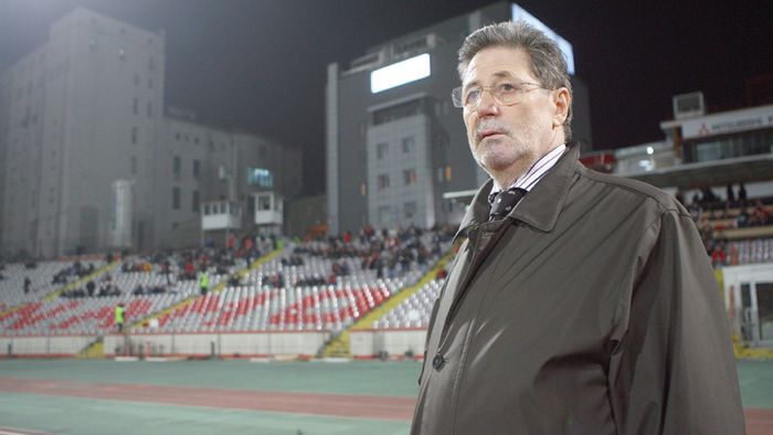Cornel Dinu a "luat foc" când a auzit că Mircea Lucescu a intrat în vestiarul FCSB: "Nu te așezi lângă unul care distruge fotbalul de câțiva ani". Nici Vergil Andronache nu a scăpat: "E un extraterestru adus la banca lui FCSB Becaliuța"