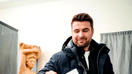 Adrian Mutu se poziționează în lupta pentru președinție. O pune chiar și pe fiica sa româno-dominicană să voteze