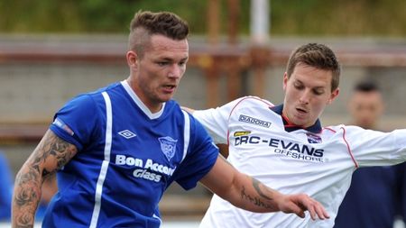 Fotbalistul care a încercat să se sinucidă de cinci ori: "Mă gândesc că mi-ar fi ieșit dacă eram curajos". Și-a înfipt un cuțit în piept, a vrut să se înece, să se spânzure și a luat de două ori o supradoză