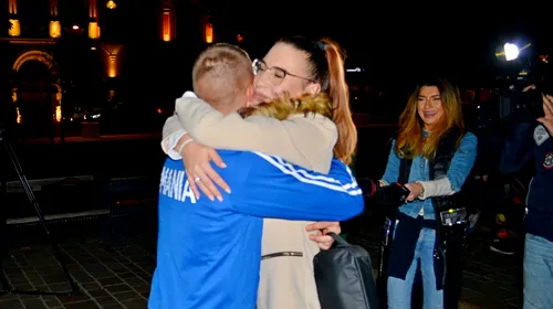 Gestul neașteptat al golgheterului Campionatului Mondial de minifotbal! Și-a surprins iubita la revenirea în România | FOTO