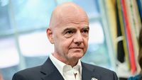 Reacția scârbită a lui Cristiano Ronaldo după ce s-a întâlnit cu Gianni Infantino. Filmulețul s-a viralizat