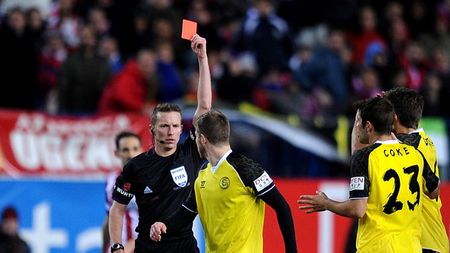 Brigăzi de arbitri din Rusia și Spania la APOEL - Viitorul și Viktoria Plzen - FCSB