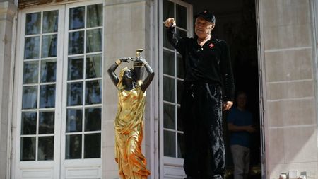 Gigi Becali vrea să domine Superliga. La cât duce salariul mediu de la FCSB: „Nu mai au grija familiei”