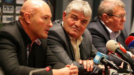 Un nume neașteptat pe lista lui CFR Cluj!** "Feroviarii" negociază cu un polonez de DOI metri: "Mai are ofertă și din Anglia, dar e mai aproape de România"