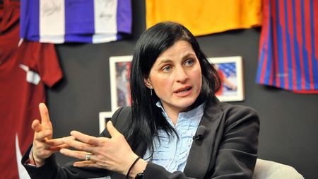 Narcisa Lecușanu trage semnalul de alarmă: „Echipa de junioare, în Macedonia, nu a avut nicio stângace". Ce spune de regula impusă de ministrul Novak