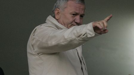 "Piți nu trebuie schimbat! Încă puțin și cerem și împușcarea lui!"