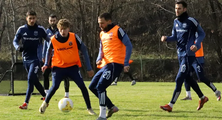 Nacho Bonet, mândru că a semnat cu Steaua: ”Lumea știe că a câștigat Cupa Campionilor în fața Barcelonei. Clubul e faimos în Spania”