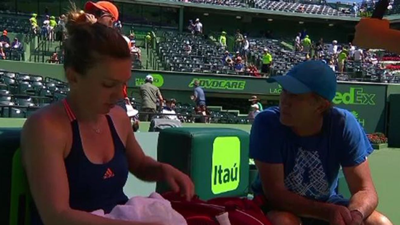 "Sunt atât de Â«moartăÂ»... Joc ridicol!" Tensiuni între Simona Halep și Darren Cahill, în timpul meciului pierdut la Miami: "Nu mai da din cap când greșesc!" Dialogul dintre cei doi