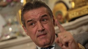 Becali a descoperit cel mai tare fundaș central pe care îl are Steaua:** "A jucat un meci pe postul ăla, dar e cel mai bun!"