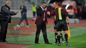 Fanii către Ganea: "Pleacă, atât am avut de spus!"