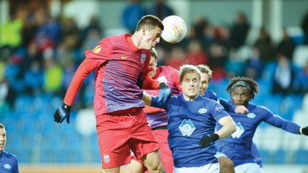 Au dat de greu, au început problemele!** Situație incredibilă la Steaua: un jucător e 'tocat' mărunt! Managerul Stelei nu suportă să-l vadă la TV! Cum a reacționat Reghe