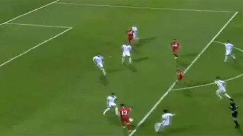 Ce nebunie de GOLAZO!** VIDEO Asta e, fără doar și poate, cea mai frumoasă reușită a serii de marți! Un fundaș de 22 de ani a UMILIT toată apărarea adversă și a finalizat MINUNAT