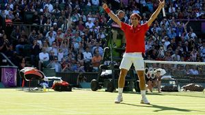 NEBUNIE la Londra!** Federer, la un pas de primul AUR la simplu, după cea mai lungă partidă de trei seturi din era Open: FedEx-Murray în finală