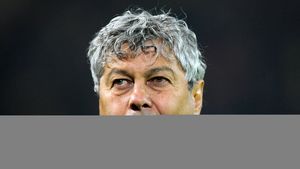 Lucescu mai stă o etapă! Dnepr - Șahtior 1-1