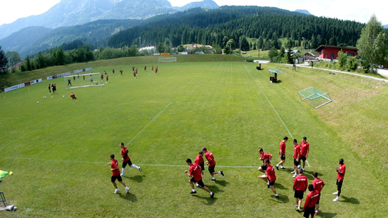 Dinamo iese la atac: vechiul 4-4-2 e istorie! Vezi cum vor arăta "câinii" în noul sezon