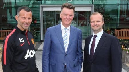 Louis van Gaal, prezentat la Manchester United: "E cel mai mare club din lume. Nu va fi ușor, dar trebuie să mă adaptez"