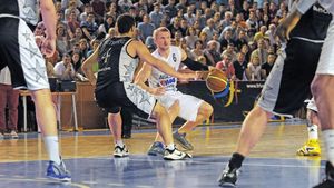 Ministerul apărării!** Asesoft - Mobitelco 68-56, iar finala încă se joacă