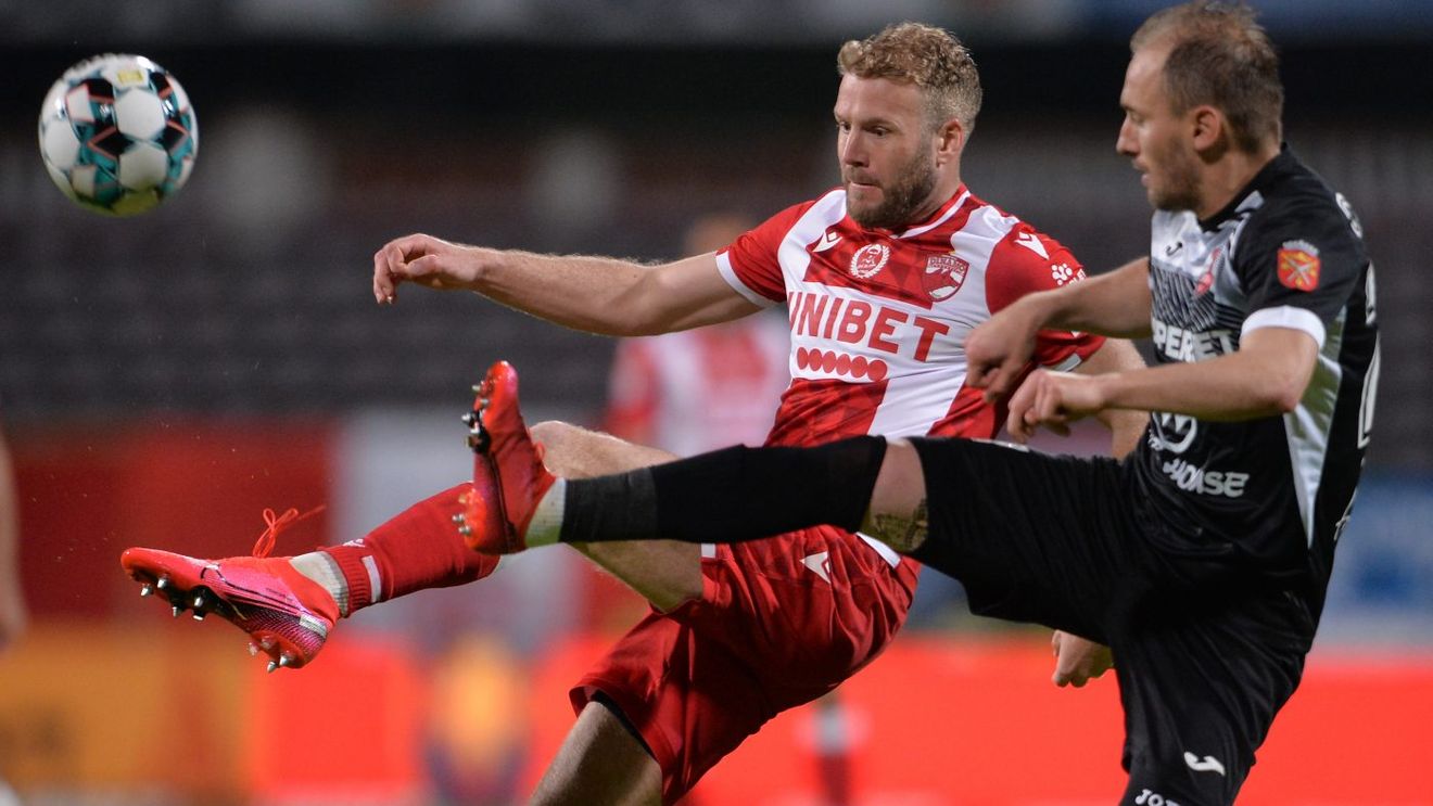 Rapid încearcă marea bombă pe piața transferurilor: Adam Nemec de la Dinamo | EXCLUSIV