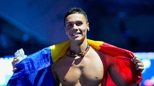 David Popovici nu se oprește și face un nou gest de suflet. A scos la licitație o oră de înot cu el pentru copiii cu dizabilități: care e suma de pornire