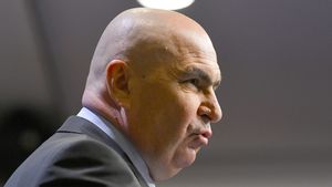 Ilie Bolojan i-a dat lovitura lui Gigi Becali în plină austeritate a României. Miliardarul voia să nu mai plătească, dar şeful Guvernului a fost tranşant: „Ar fi discriminare”