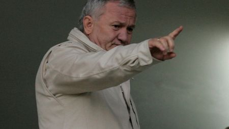 "Să-i fie rușine lui Penescu, spune numai măgării"