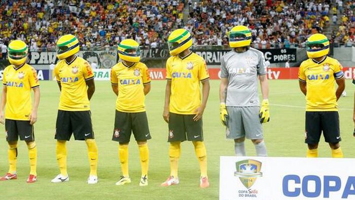20 de ani de la disparția lui Ayrton Senna. VIDEO Omagiul adus de jucătorii de la Corinthians la ultimul meci