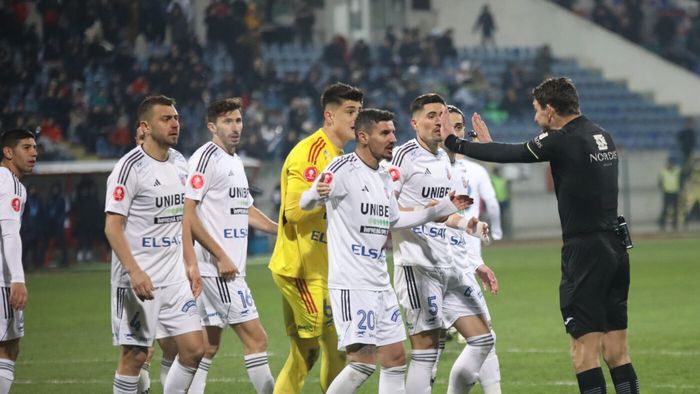 Trei arbitri, excluși de la meciurile din Superliga! CCA, obligată să ia decizia