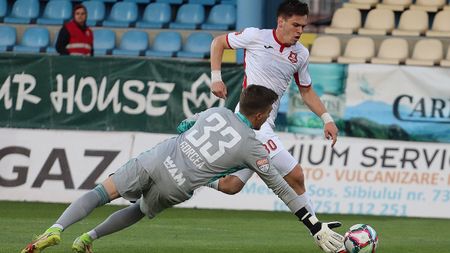 Fotbalul a redevenit al suporterilor. Atmosfera incendiară de pe Cluj Arena a părut copleșitoare pentru fotbaliștii lui Erik Lincar, care sunt pe punctul să rateze promovarea directă