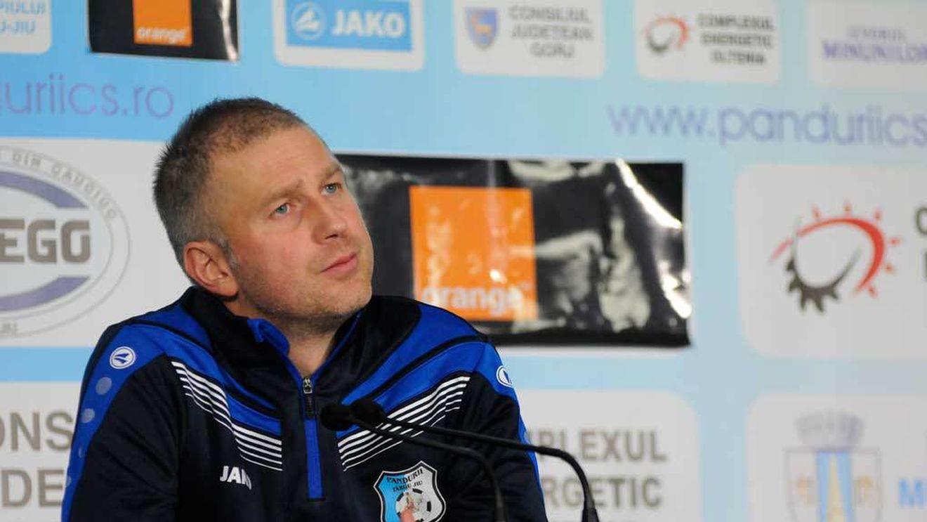 Vor să se bată la titlu în condiții de Liga 2. Protestul lui Edi Iordănescu: "Nu e ușor să te antrenezi printre buldozere, praf și gălăgie"