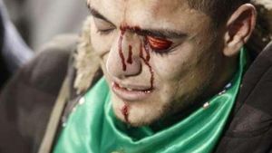 Fotbalul, la un pas de tragedie!** VIDEO&FOTO: Sute de răniți și scene de groază provocate de fani în Arabia