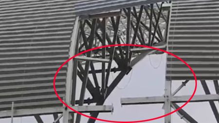 Au renunțat la "cârpeală"! Constructorii stadionului din Craiova s-au pus pe treabă și au reparat zona cu probleme. FOTO | Cum arată acum arena din Bănie