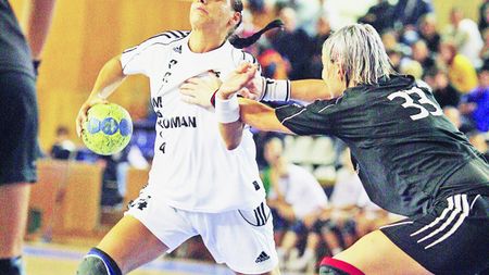 Caz incredibil în handbalul românesc!** "Trăiesc un calvar!" Busuioceanu a fost dată afară din casă și are interzis în sala de antrenament