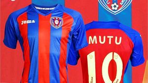 Comunicatul oficial al clubului: cum a pus Mutu mâna pe numărul 10 la ASA: "Am avut o discuție, nu a fost prea plăcut". Tricoul "Briliantului", mai scump cu 20 de lei decât al colegilor