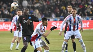 A luat roșu și l-a pus la zid pe arbitrul meciului Oțelul - FCSB: „Nu știu cum a decis!”