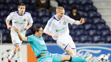 Ghioane și Cernat luptă pentru accederea în „16"-imile Cupei UEFA