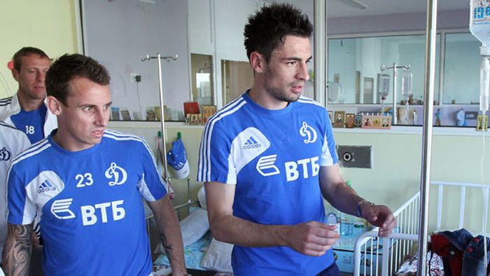 Nu te-ai fi așteptat la așa ceva!** Cine a aruncat de fapt petarda care a întrerupt meciul Dinamo - Zenit și care l-a băgat în spital pe portarul lui Dan Petrescu